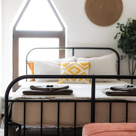 Mall Of - Urbanlux Ampla 2bdr Free Parking *