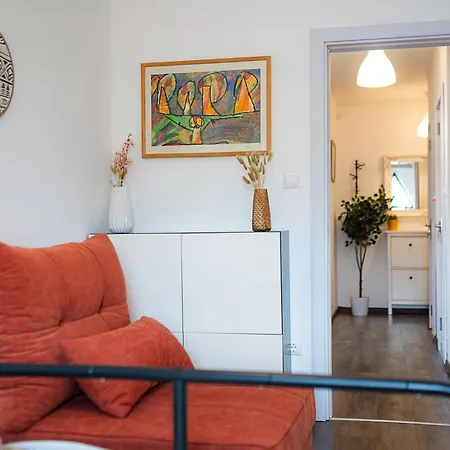 Mall Of - Urbanlux Ampla 2bdr Free Parking Apartment