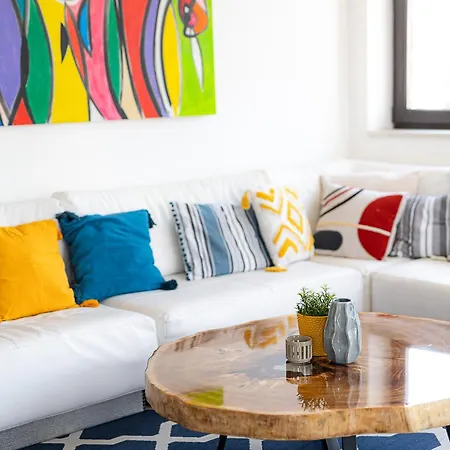 Mall Of - Urbanlux Ampla 2bdr Free Parking Apartment