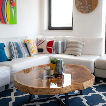 Mall Of - Urbanlux Ampla 2bdr Free Parking *